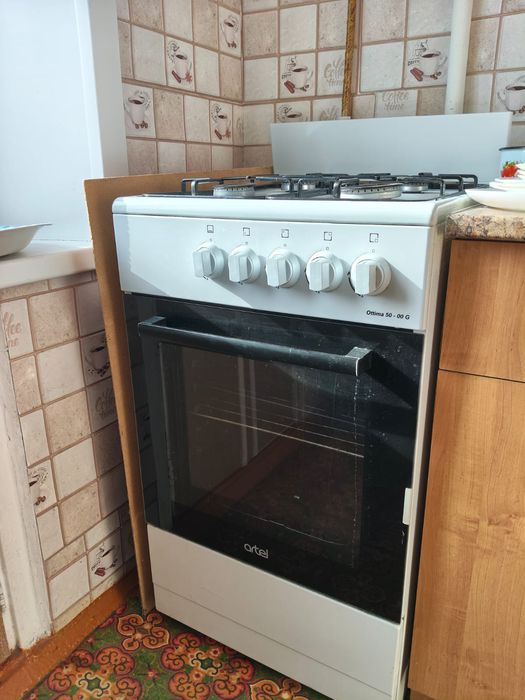 Газ плита Artel Ottima. 4 комфорт. В отличном состоянии.  Духовка  52