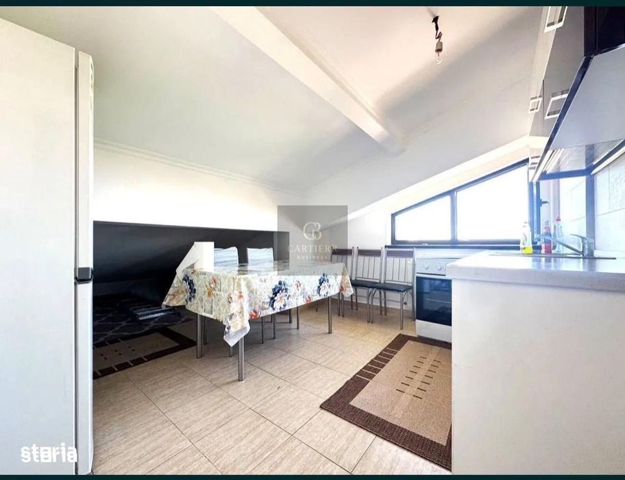 Apartament 3 camere, mansardă, Damaroaia