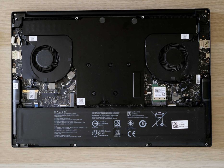 Razer Blade 14 2022 | Ryzen 9 6900 | RTX 3070Ti | DEFECT PENTRU PIESE