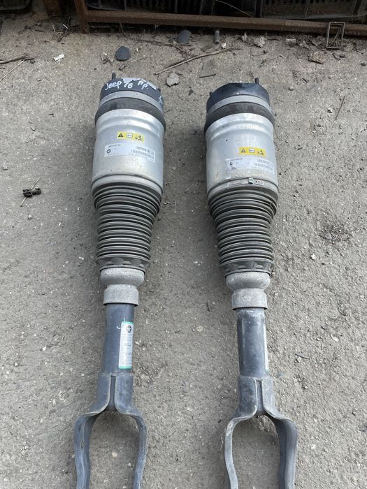 Амортисьор преден ляв,десен GRAND CHEROKEE WK2 11-16