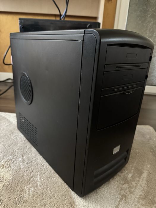 Pc / unitate i3-8100 8gb 128gb nvme