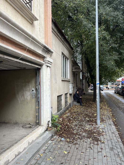 Гараж Колхозен Пазар