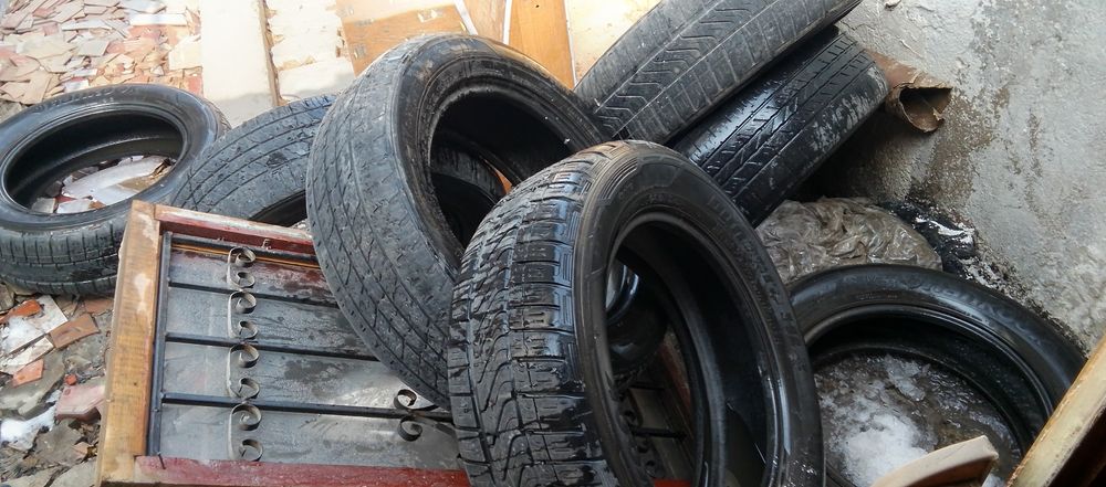 Срочно продам резины 16,18