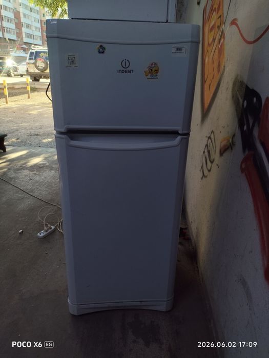 Холодильник Indesit