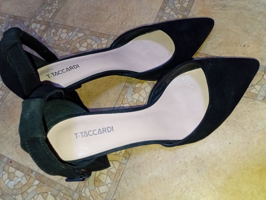 Женские туфли черные