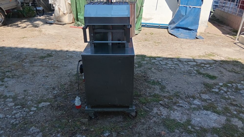 Продава се месомелачка