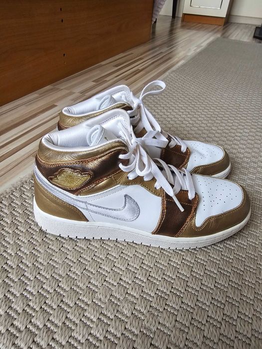 Air Jordan 1 Retro High Metallic White Gold 39 EU за Момиче