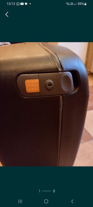 Чемодан чёрный,  пластик