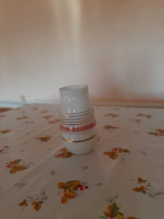 Продам изящную вазу