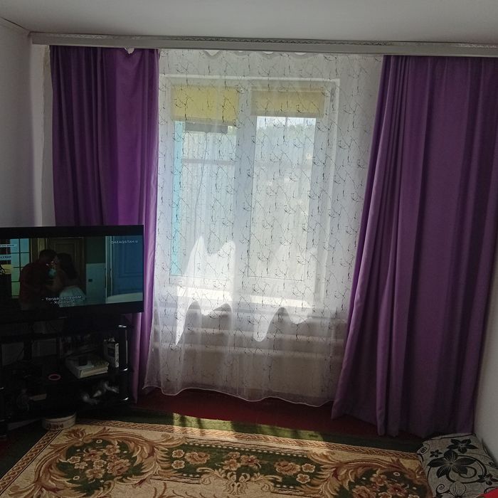 Продам 2-ух часть дома. в старом городе.в дворе 2 дома .на продаже 1