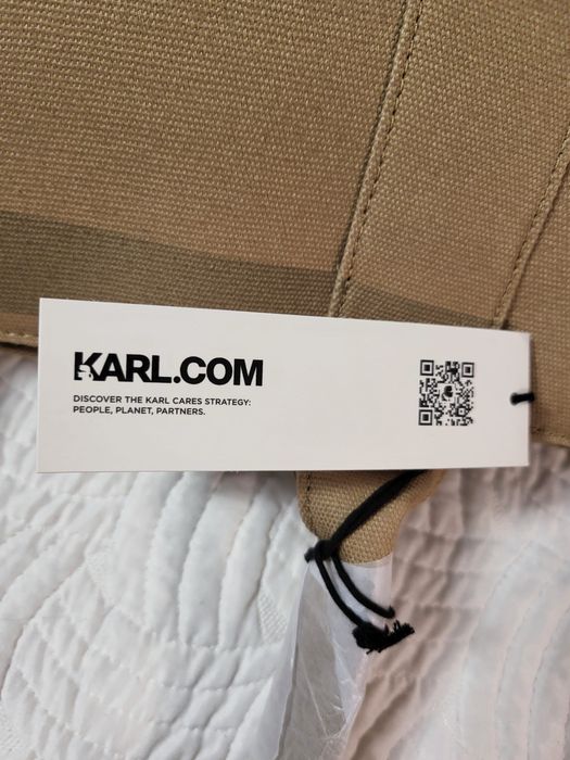 Karl lageferld - geanta mare incapatoare .  Nou cu eticheta !