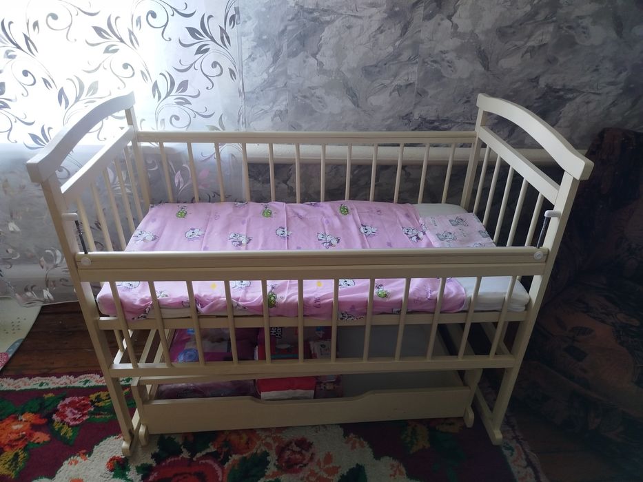 Продам кроватку детскую