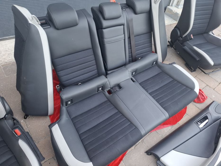 Interior semi-piele lexus is 300h impecabil