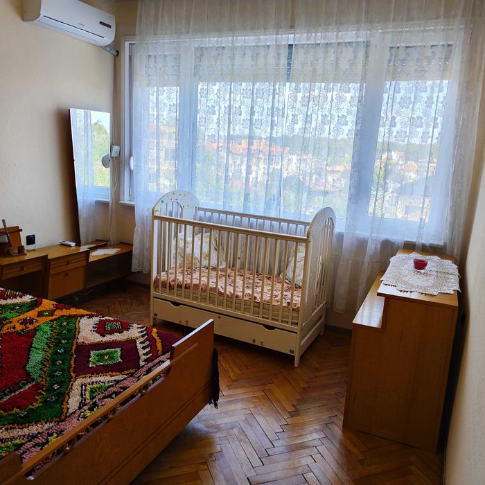 Продава се Тристаен апартамент в Нова Загора - 112 кв.м за 670 €/кв.м - Снимка #2