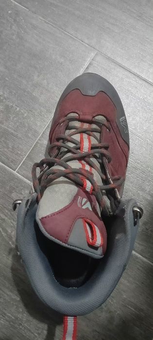 Vând Bocanci Millet Dama, 38, Visiniu/ Gri