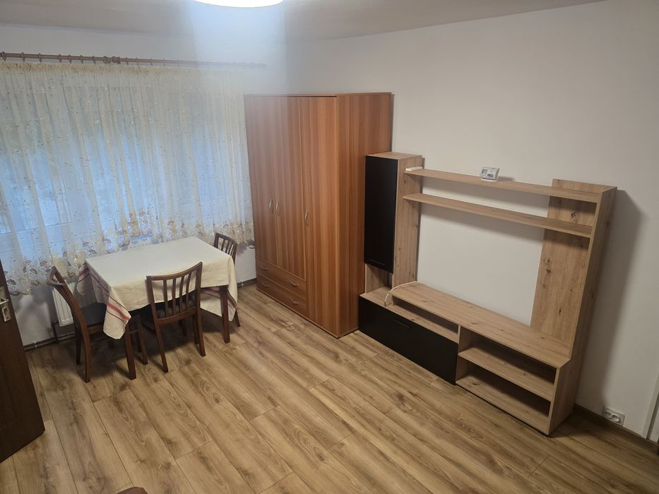 Apartament 3 camere de inchiriat