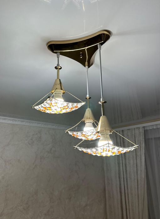 Продаётся люстра и плафон