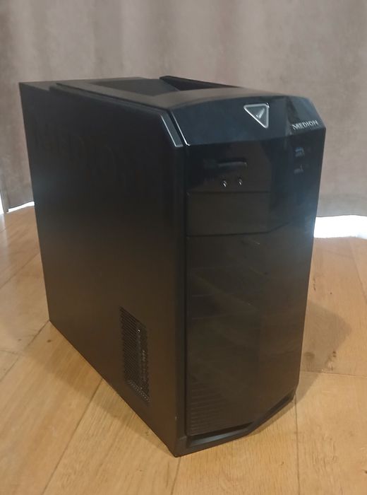 Vand sau schimb PC de gaming