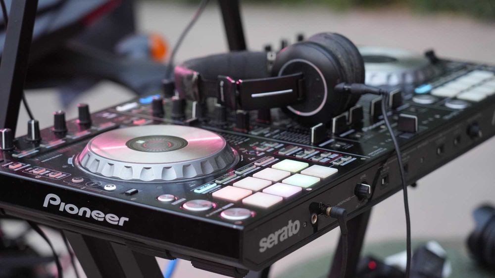 Услуга Ди-джея и ведущего