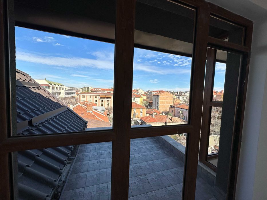 Продава се Тристаен апартамент в Пловдив, Център - 175 кв.м за 1020 €/кв.м - Снимка #1