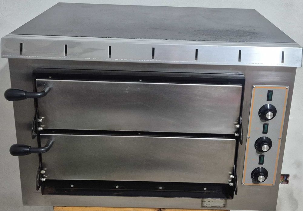 Cuptor pizza in stare perfecta de functionare