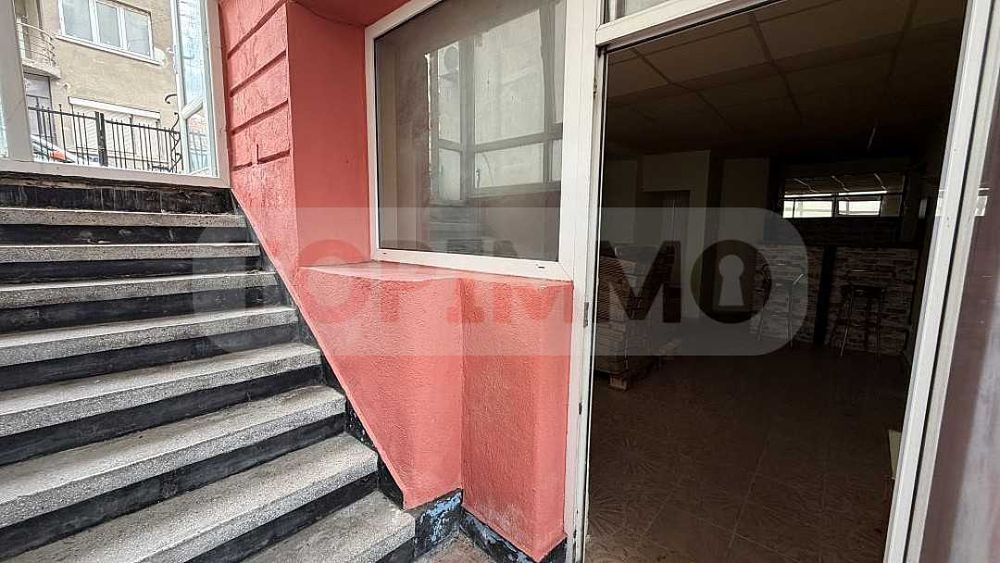 Сутеренен офис под наем с централна локация