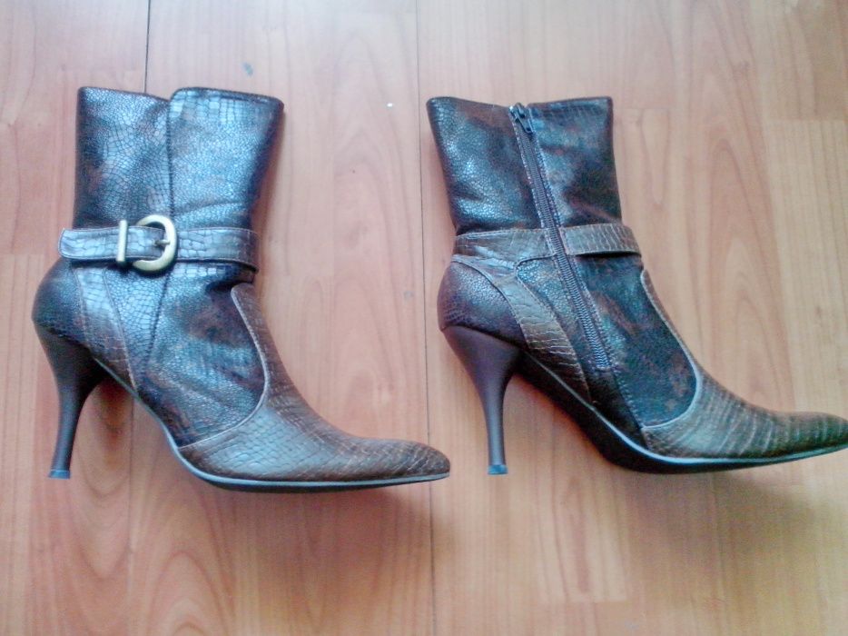 Продавам дамски обувки „Озара”/Ozara.