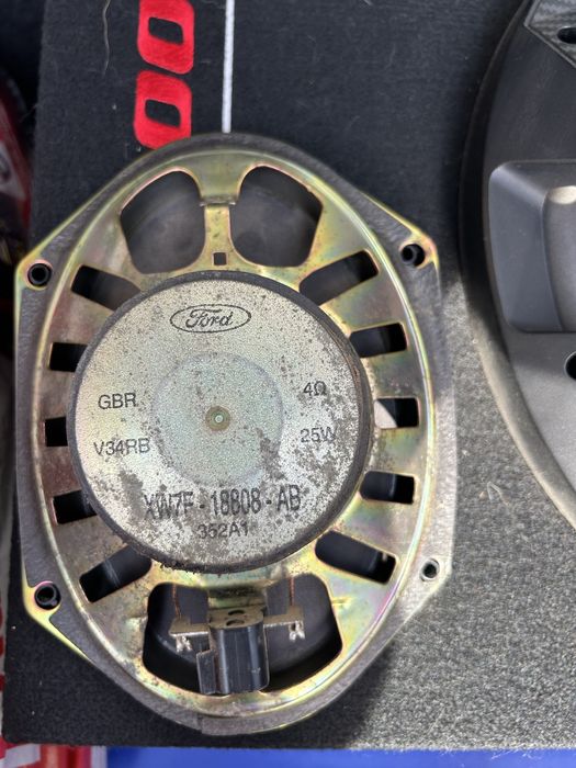 Колонки оригинални на форд