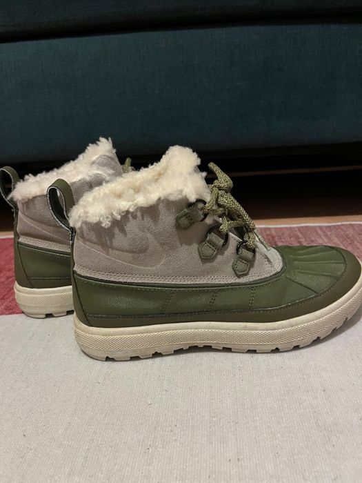 Зимни обувки NIKE- 23.5 см