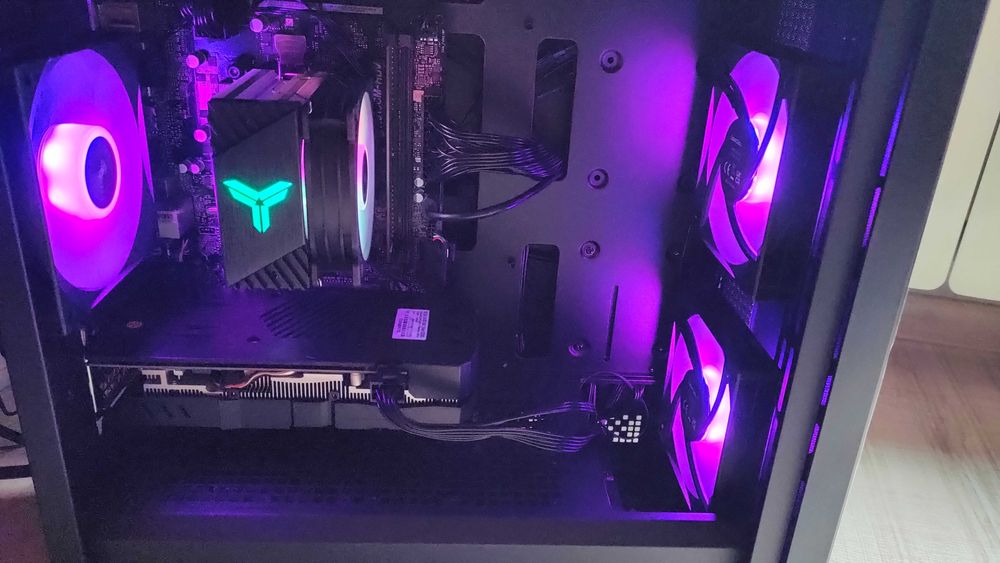 Компютърна конфигурация Core i5 9400, 8GB RAM, 250 SSD, RX580 8GB 256b