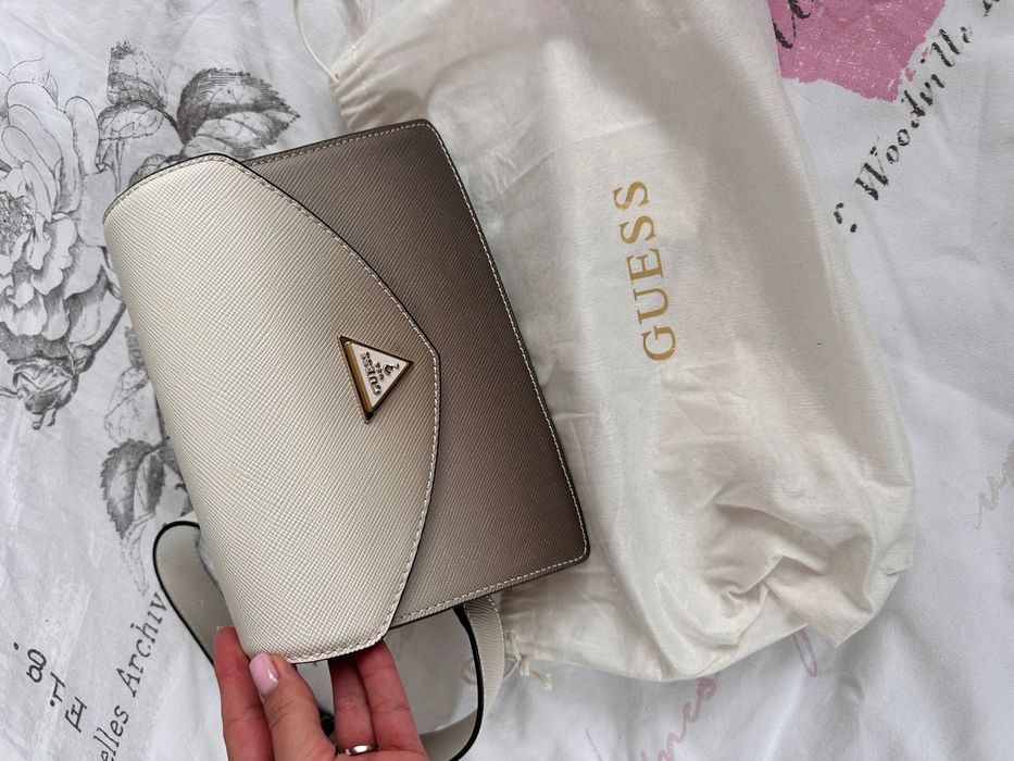 Чанта Guess нова