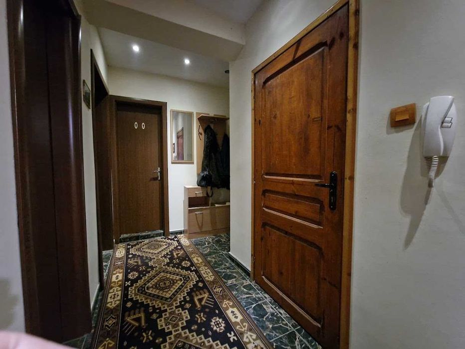 Дава се под наем Тристаен апартамент в Варна, Център - 85 кв.м за 578.34 € - Снимка #11