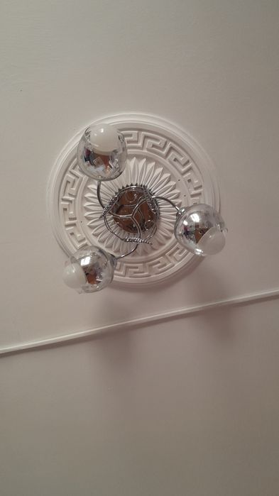 Продам люстры в отличном состоянии