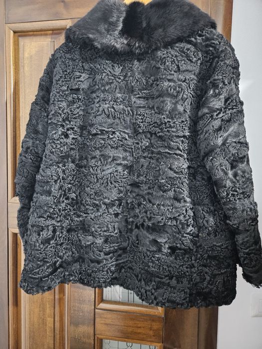 Haină de blana naturala de miel neagra marimea 42