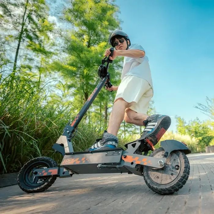 Kukirin G2 - 2026!! NOUA, sigilata!!

45 km/h

cu motor 800w, baterie