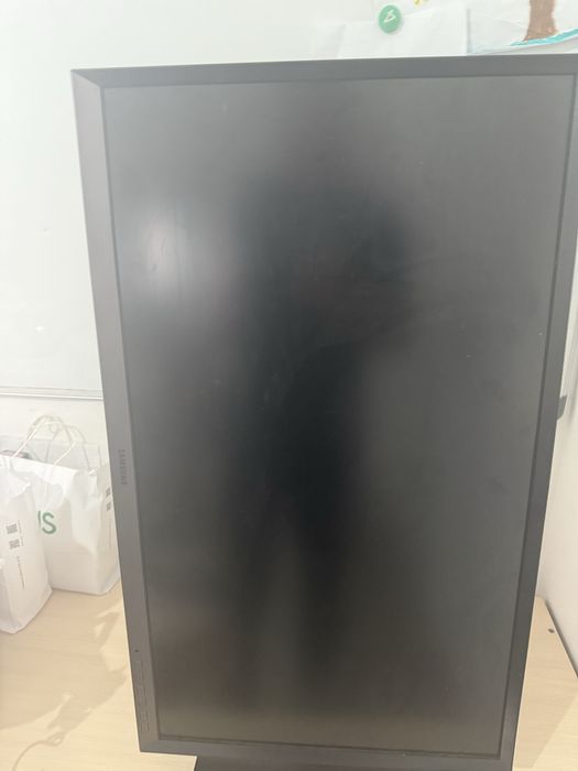 Манитор для компютера