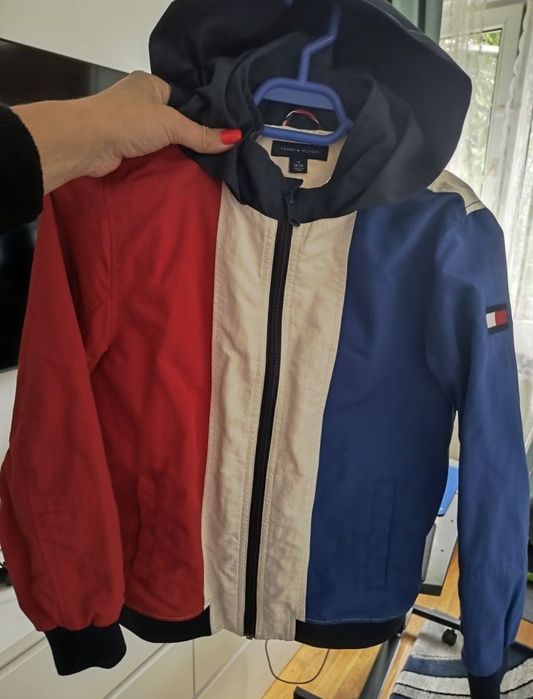 Geacă Tommy Hilfiger mărime 8-10 ani