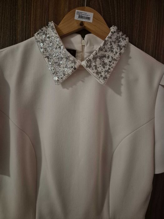 Елегантна рокля цвят екрю