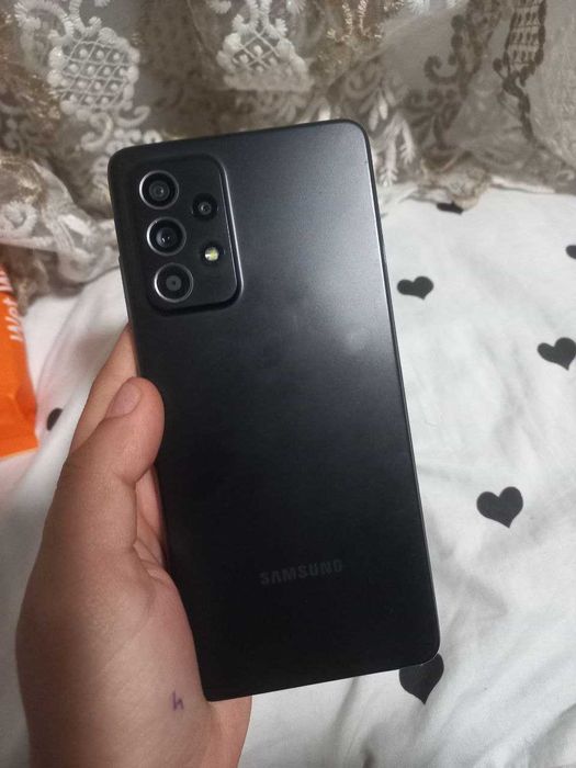 SAMSUNG A52
  holati ideal 
  Rangi qora