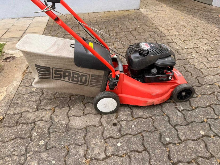 Sabo masina de tuns iarba