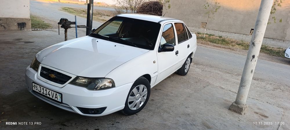 Nexia 2 sotiladi 1.6