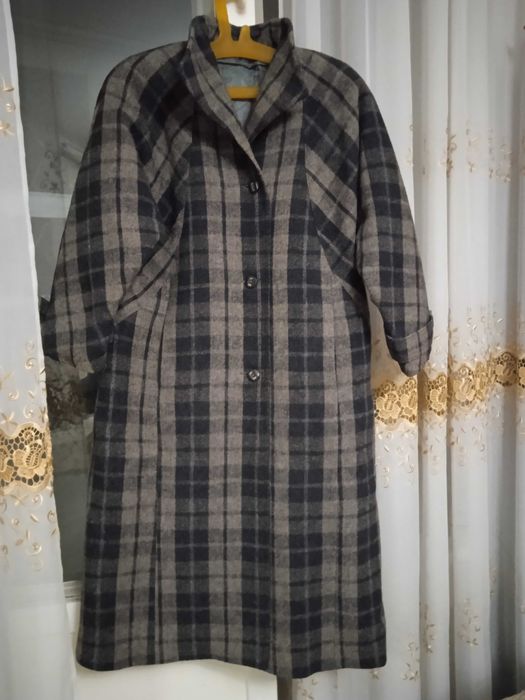 Пальто из теплого драпа,размер 48