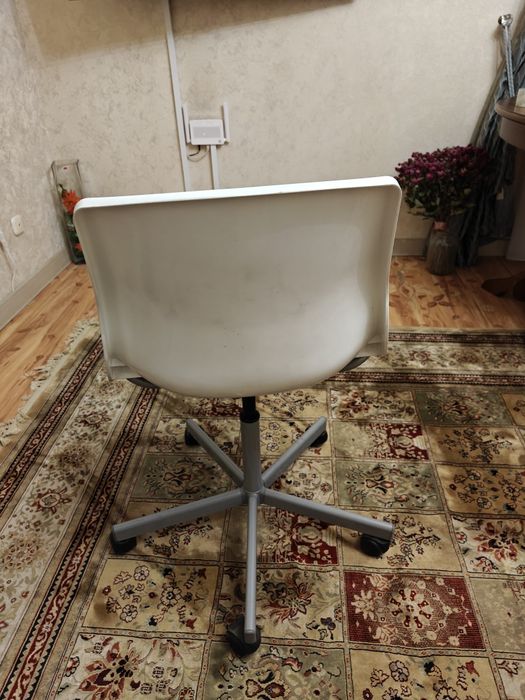Продам кресло ИКЕА на роликах