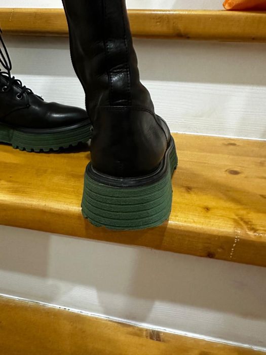 Продам зимние ботинки