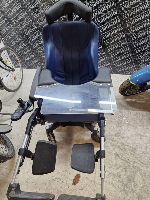 Инвалиден стол Q400m