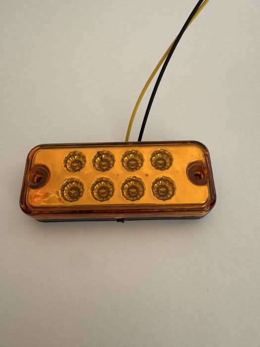 LED габарит червен 8 диода 12V за камион, ремарке, бус