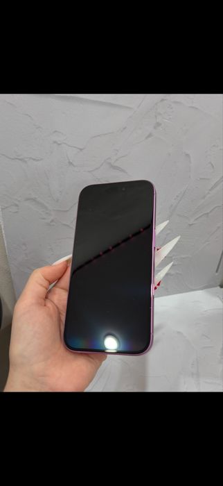 Продам айфон 16 256 гб срочно