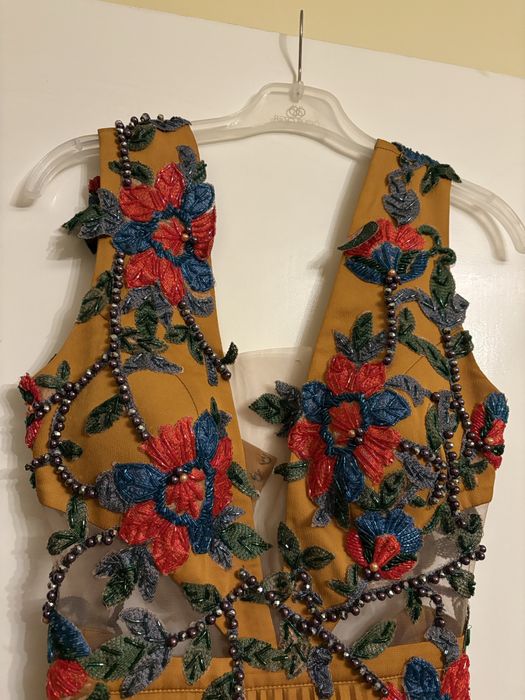 Vand rochie de ocazie/ de nasa
