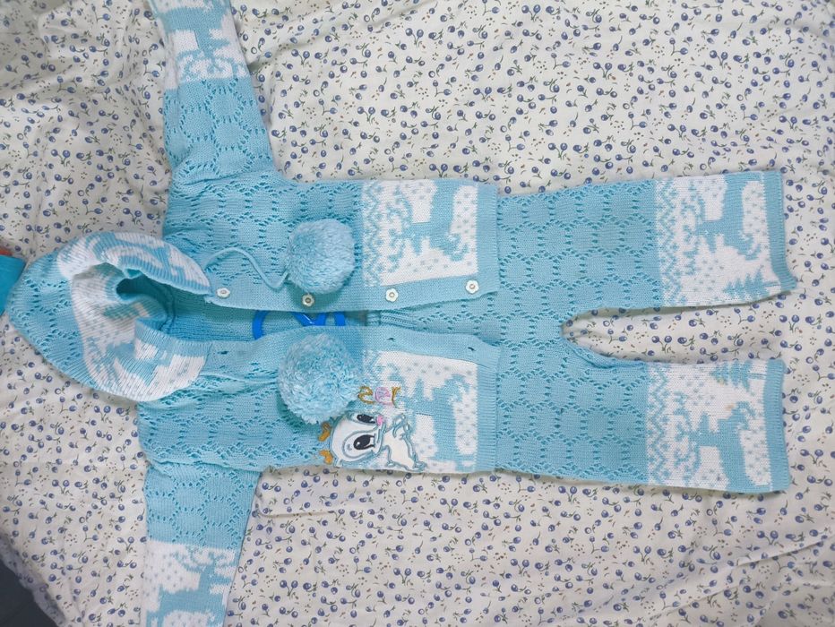 Вязянный костюм на 1 годик
