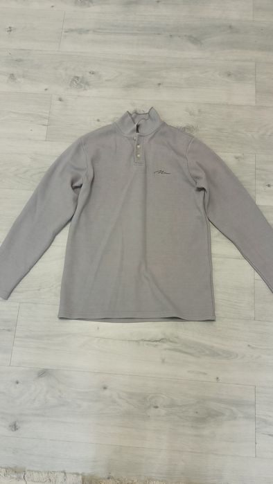 Одежда ( рубашки, водалазки,джинсы)